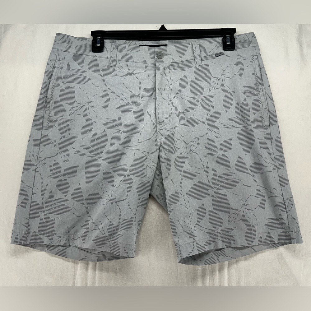 Travis‎ Mathew Bar Harbor Golf Shorts Mens Size 36 Gray Floral